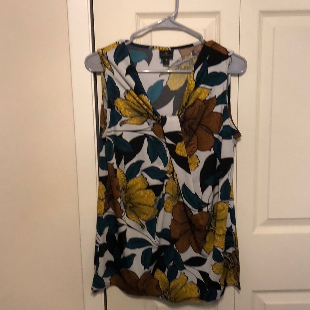 Floral sleeveless blouse